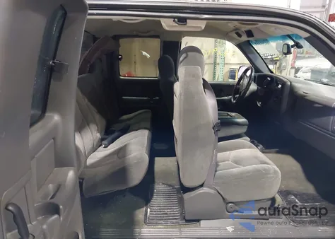 2003 Chevrolet Silverado 1500 Ls z USA, uszkodzony, nr VIN 1GCEC19TX3Z141058